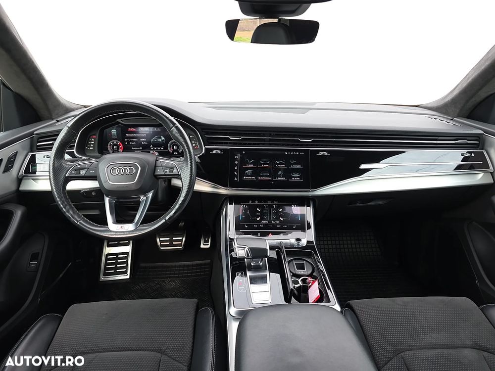 Audi Q8 - 11