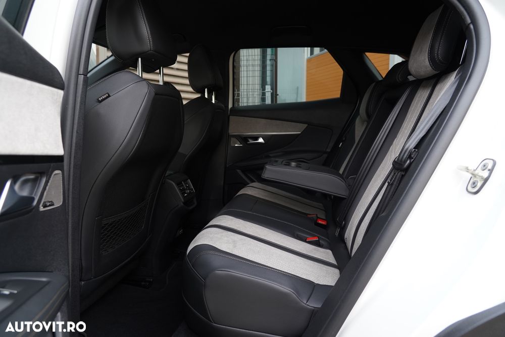 Peugeot 3008 PHEV EAT8 4X4 GT Pack - 33