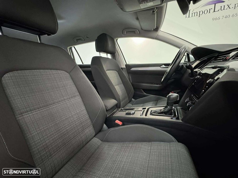 VW Passat Variant 1.6 TDI Confortline DSG - 13