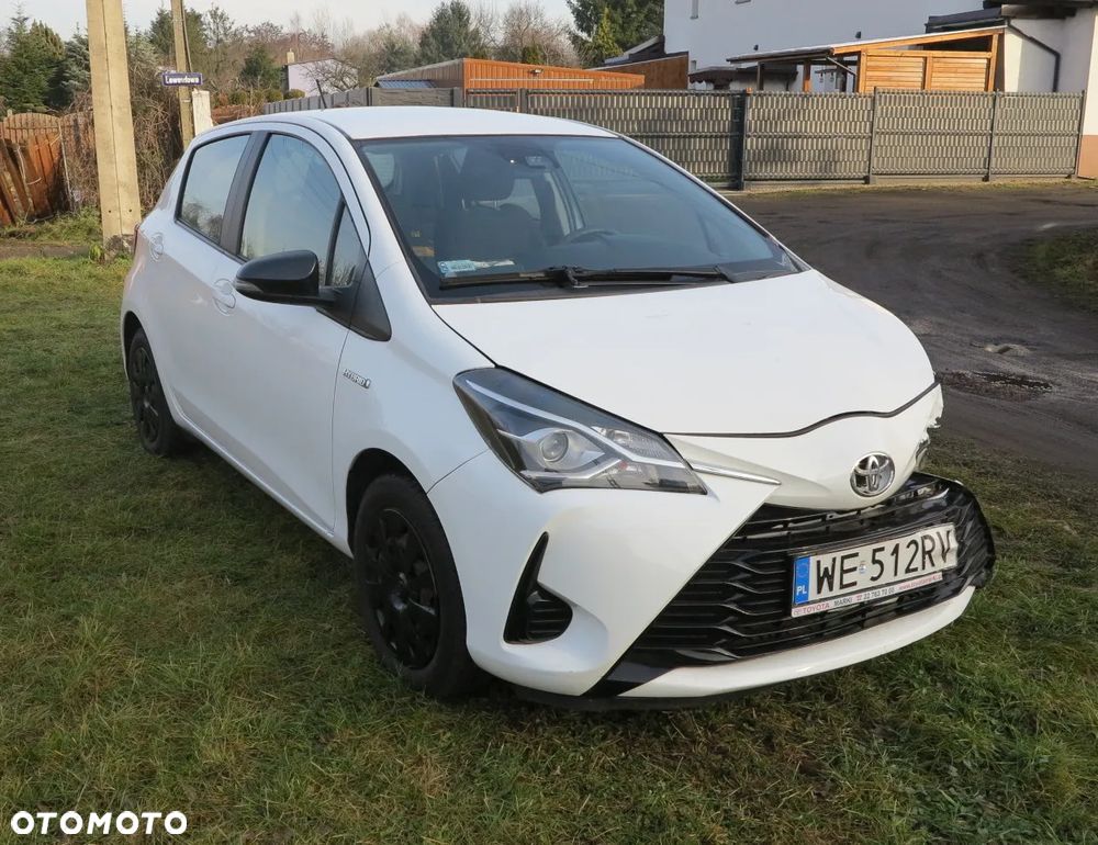 Toyota Yaris Hybrid 100 Active EU6