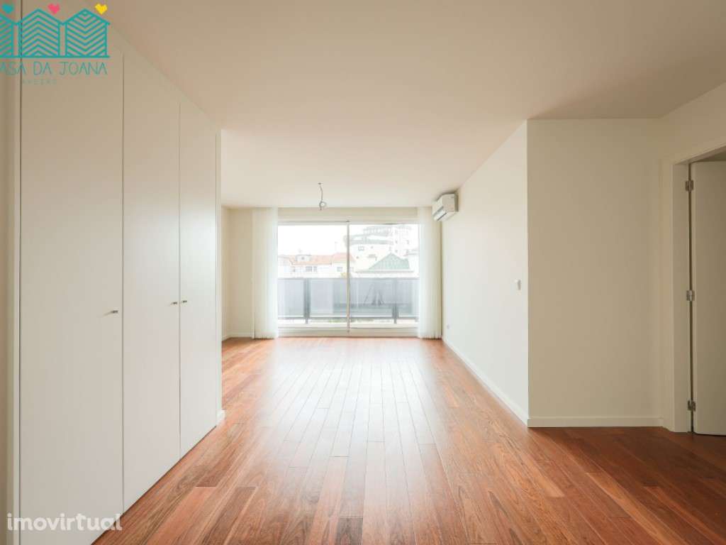 Apartamento T2 com Lugar de Estacionamento em Aveiro - Grande imagem: 2/32