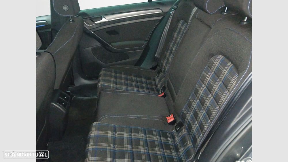 VW Golf 1.4 GTE Plug-in - 14
