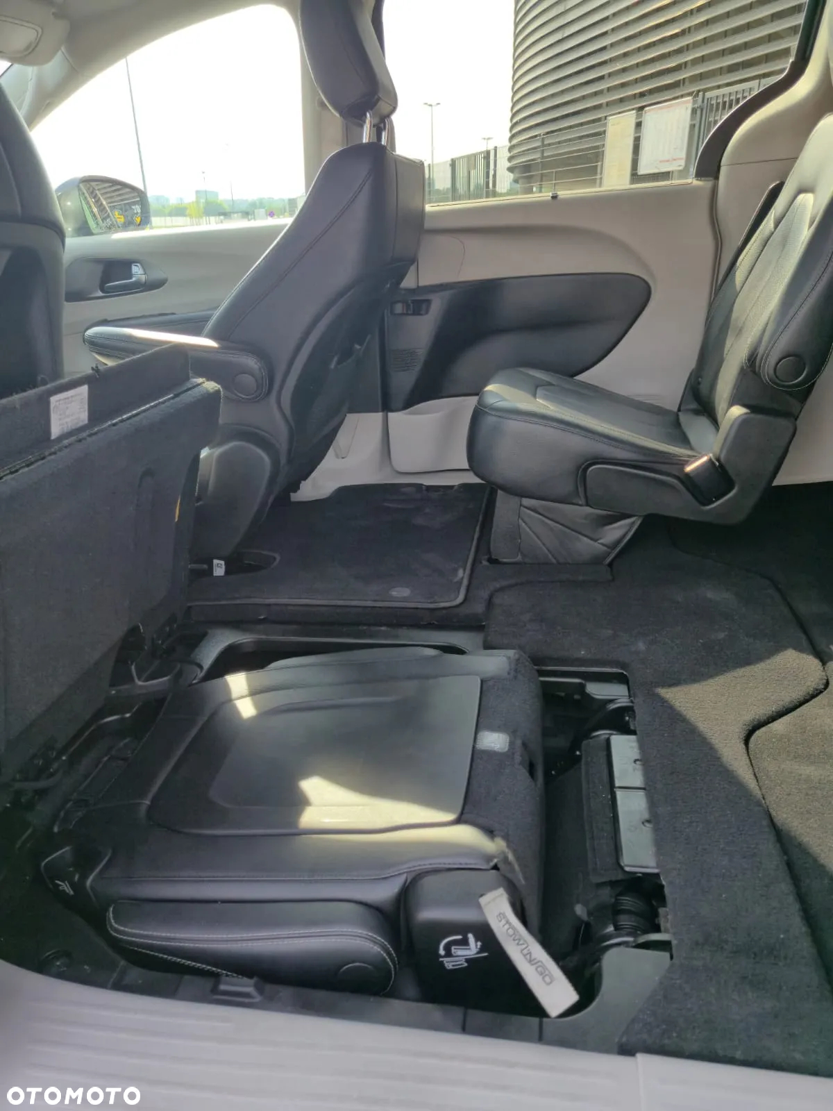 Chrysler Pacifica - 17