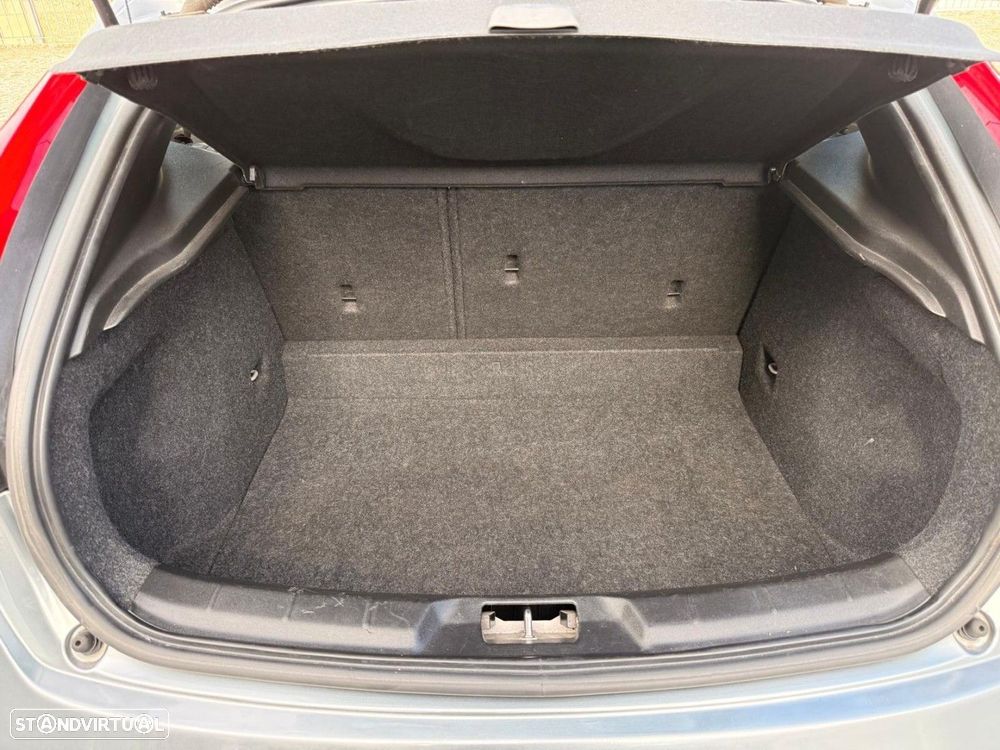 Volvo V40 1.6 D2 R-Design - 20