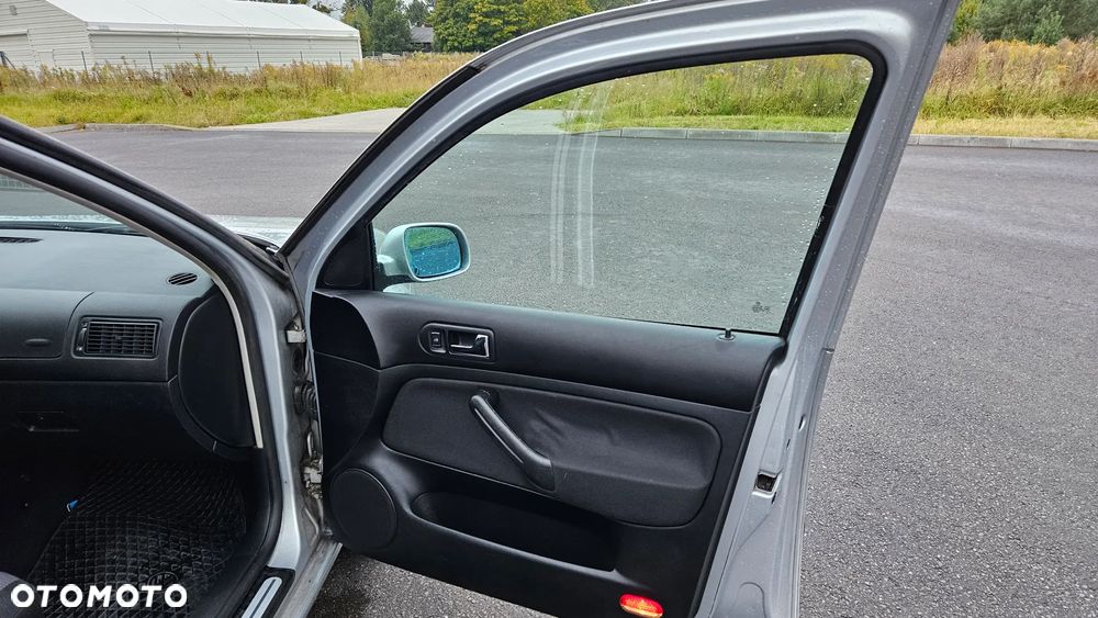 Volkswagen Golf 1.6 Edition - 20