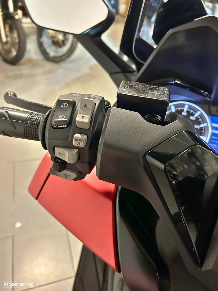 Honda Forza 125 - 11