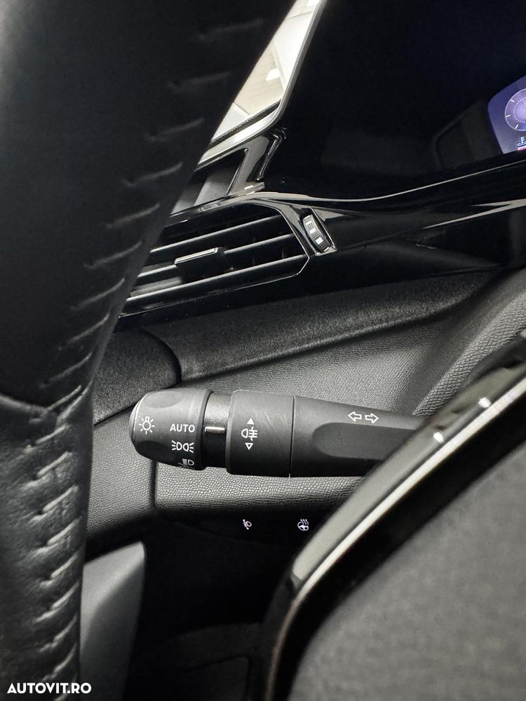 Peugeot 408 1.2L 136 e-DSC6 MHEV Allure - 29