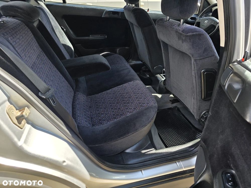 Opel Astra 1.6 GLS - 16