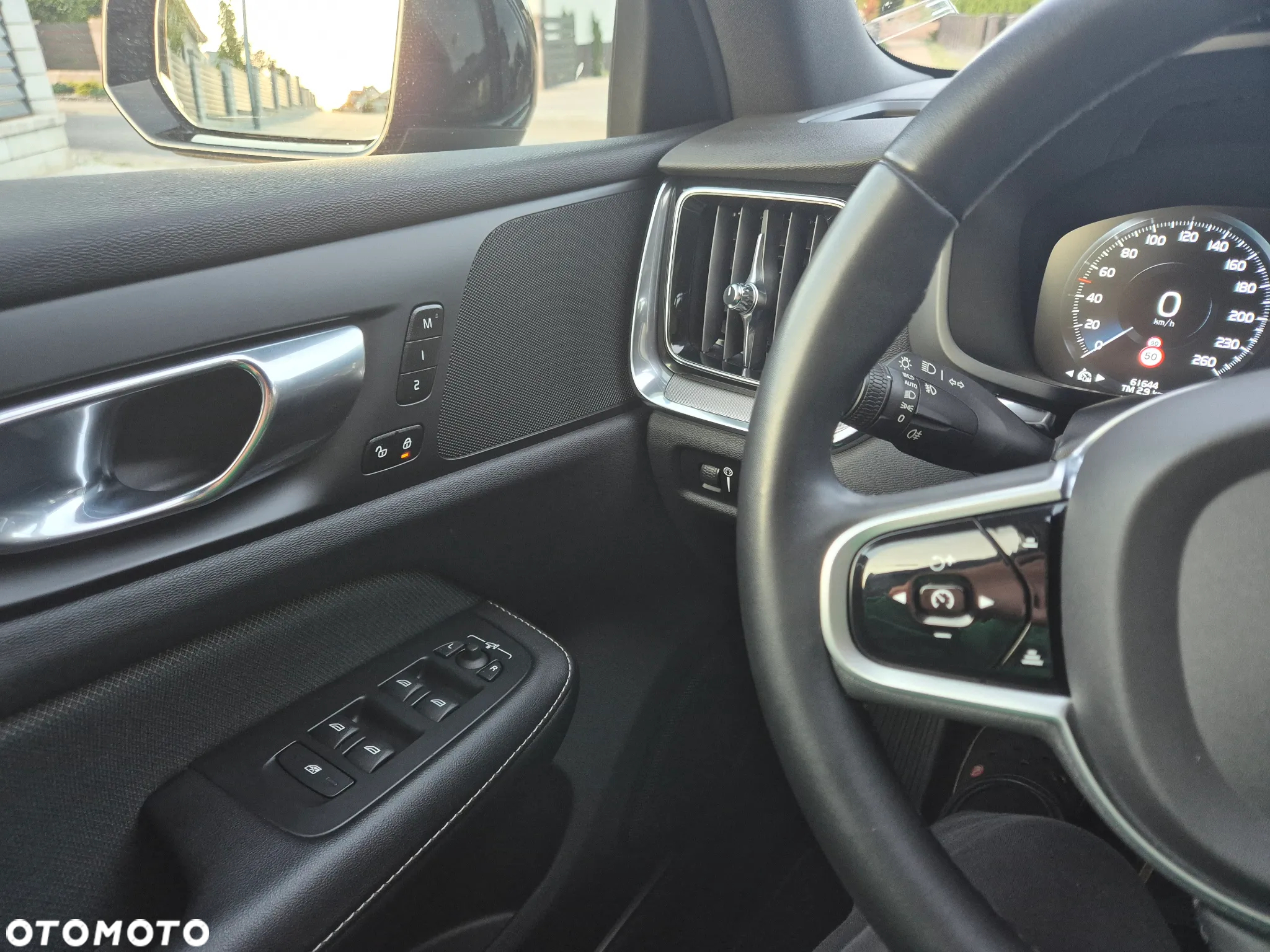 Volvo V60 T4 Momentum Pro - 26