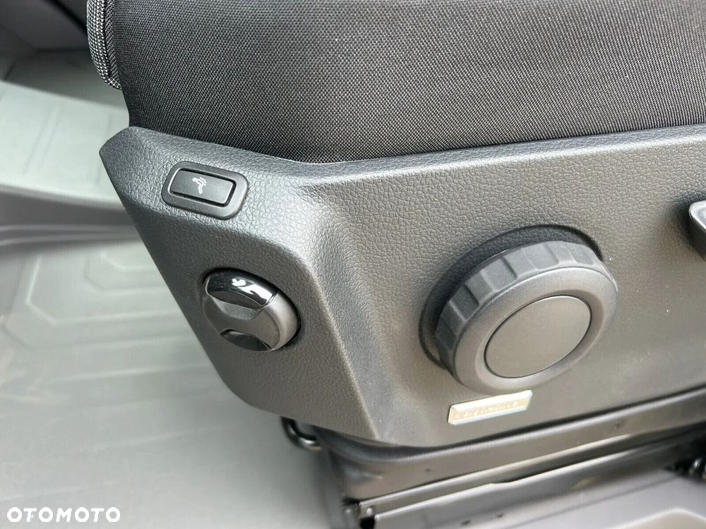 Volkswagen Crafter 35 WYWROTKA AUTOMAT/7os./Podw. Kabina L4, 2.0BiTDI 163 KM ,r.o. 4490 mm - 36