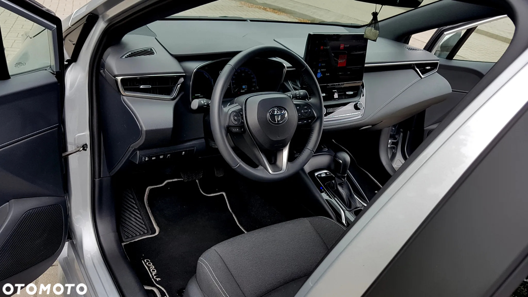 Toyota Corolla 1.8 Hybrid Comfort - 17