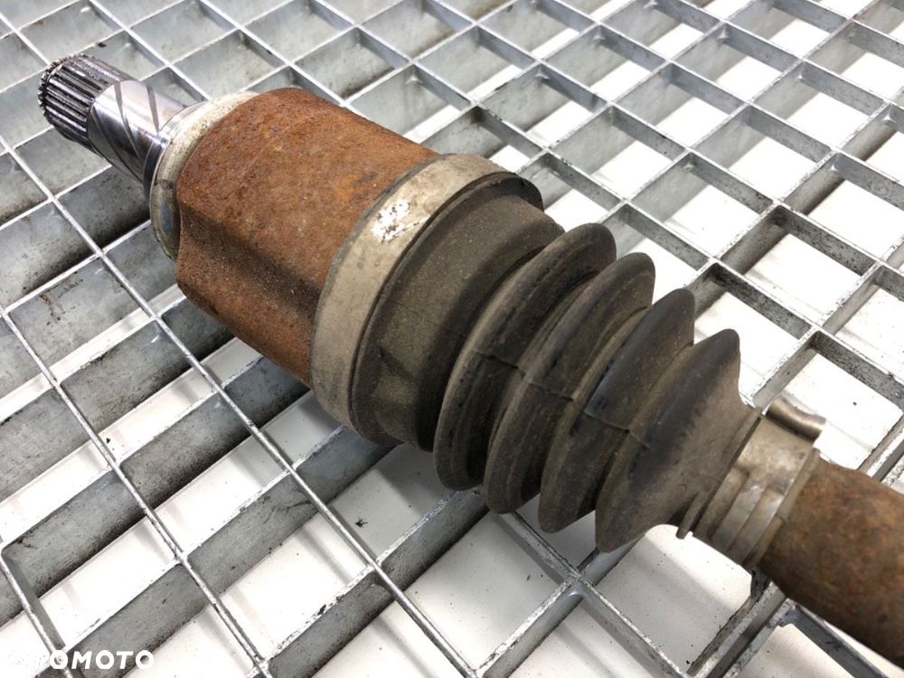 PÓŁOŚ LEWY PRZÓD - 86.00 PLN - DACIA SANDERO II 2012 - 2022 1.2 54 kW [73 KM] benzyna 2015 - - 4