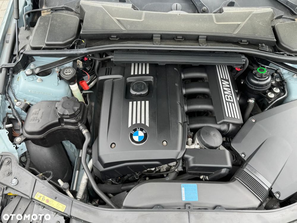 BMW Seria 3 325i - 15