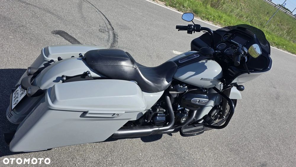 Harley-Davidson Touring Road Glide - 12