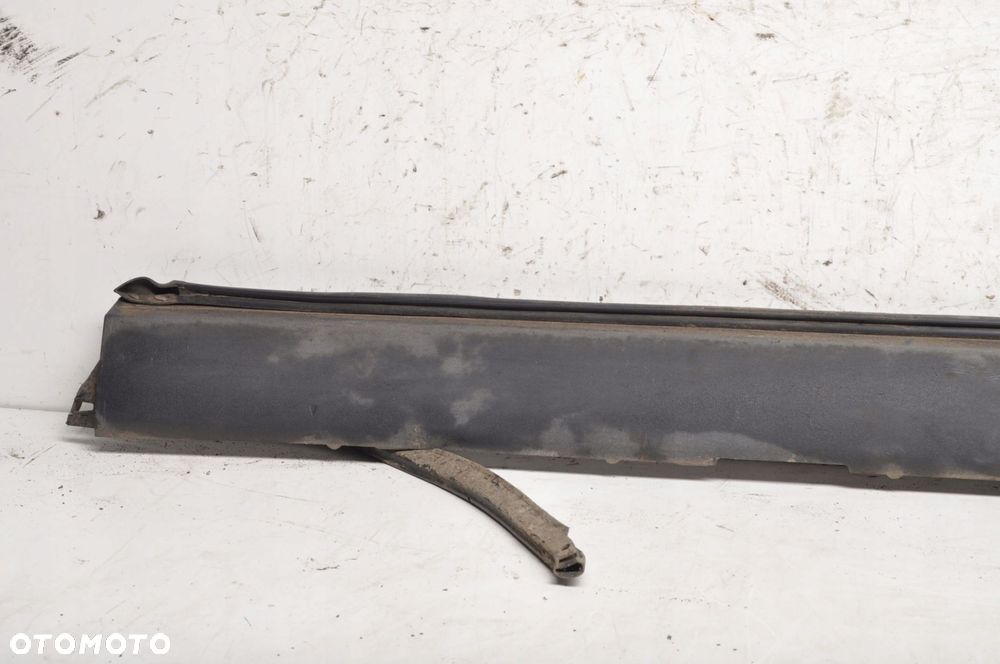 VOLVO XC60 II LISTWY NAKŁADKA PROGOWA PRAWA 31420623 - 2