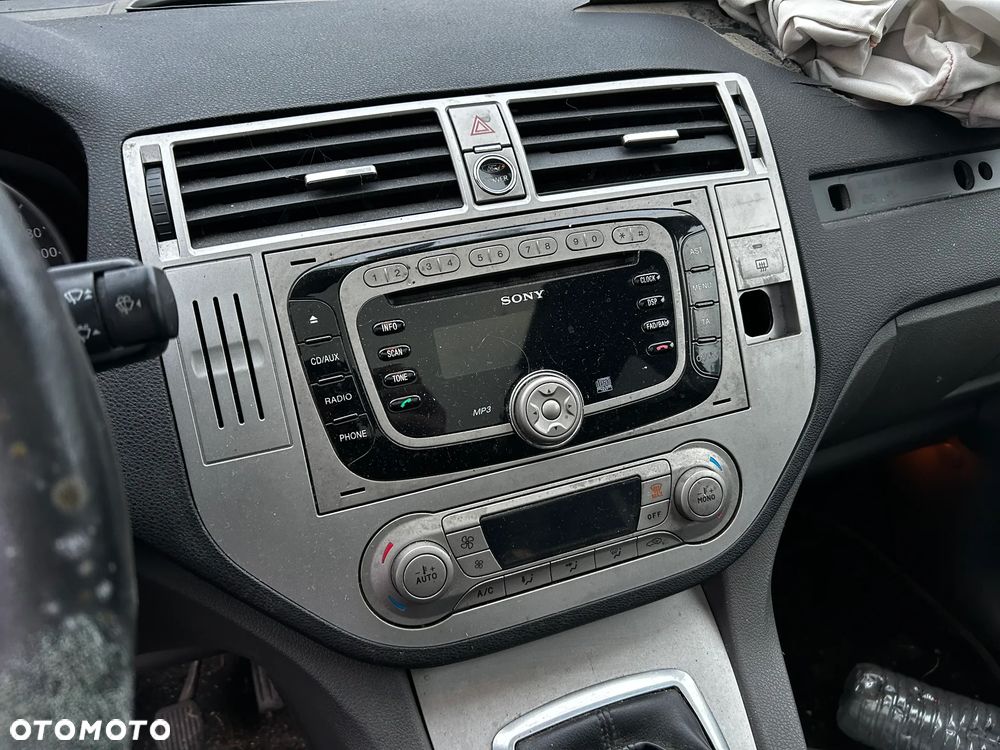 Ford Kuga - 17