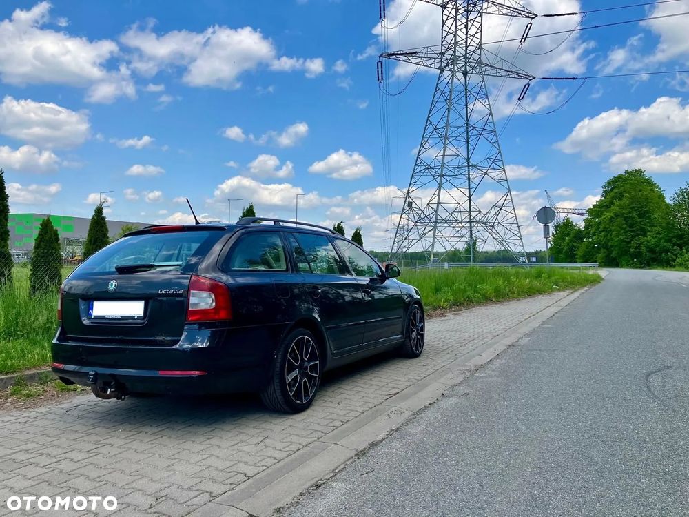 Skoda Octavia 2.0 TDI Elegance DSG - 5