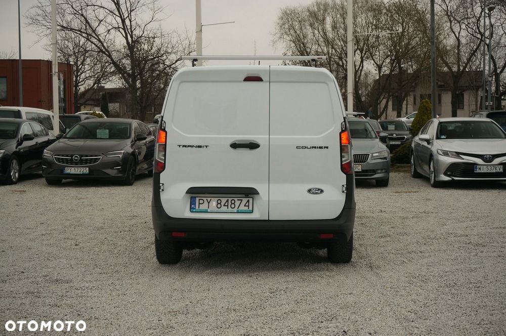 Ford Transit Courier - 8