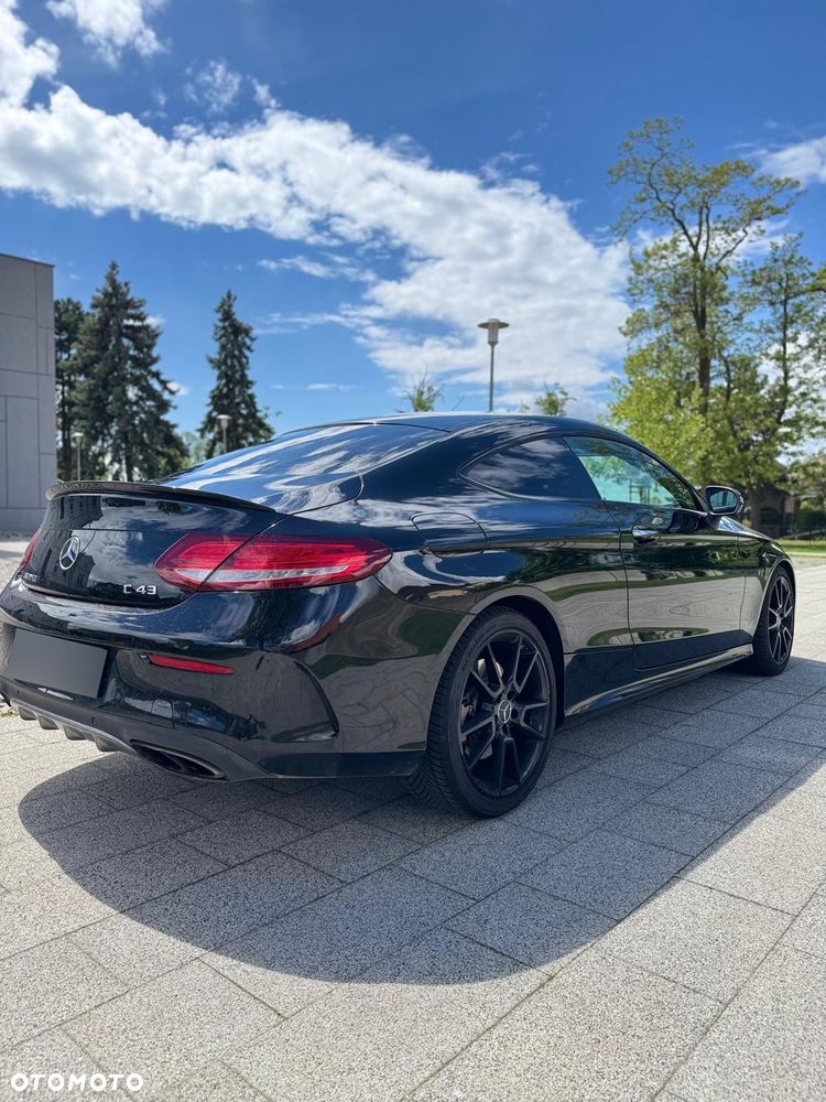 Mercedes-Benz Klasa C AMG 43 4Matic 9G-TRONIC - 11
