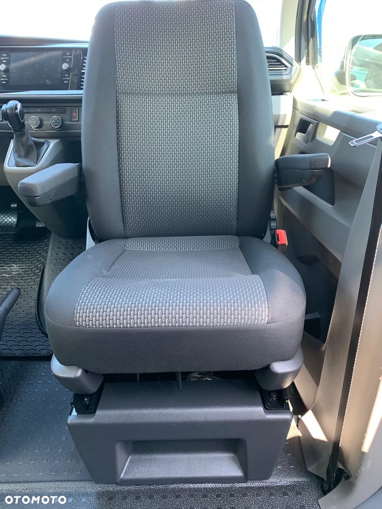 Volkswagen TRANSPORTER T6 TRWAŁY TDI SILNIK DNA 2.0TDI MOC 150KM DSG 7 MOCNA SKRZYNIA DQ-500 AUTOMAT, ZABUDOWA KOMBI VAN MINIBUS SPECJALNA CARAVELLE Reflektory FULL-LED Przód,  Lampy FULL-LED Tył, Kamera, Radar, Czujniki zmiany pasa, 2x boczne drzwi przesuwne! Aktywny tempomat, Podgrzewane fotele, Dwustrefowa Klimatyzacja i ogrzewanie! Fabryczne oryginał WEBASTO 5kW THERMO COMFORT SE Szybkie nagrzewanie silnika zimą! Ilość miejsc 9 osobowy - 19