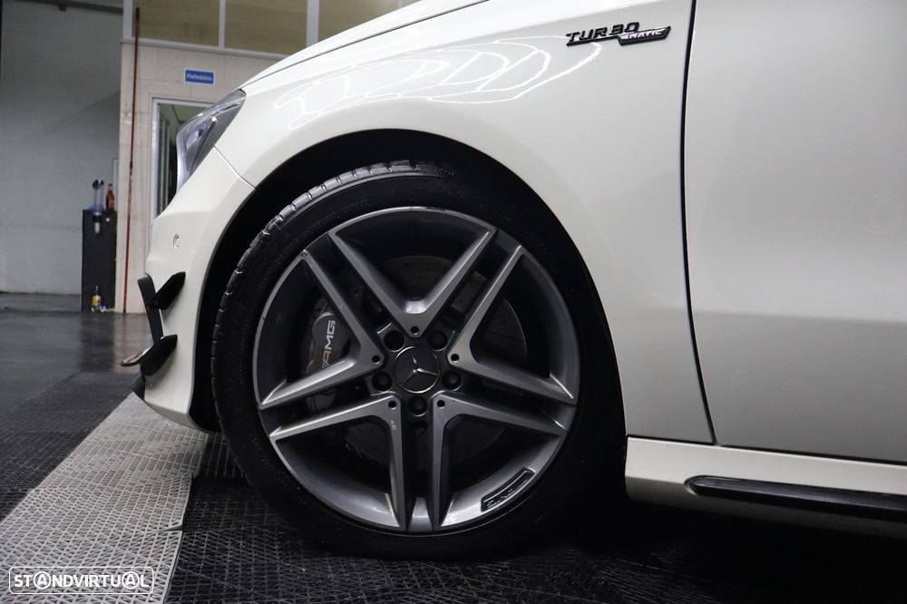 Mercedes-Benz A 45 AMG 4Matic Speedshift 7G-DCT - 7