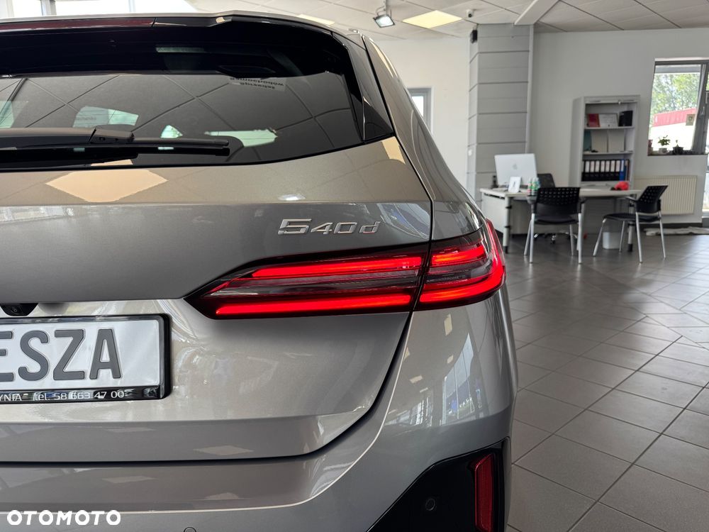 BMW Seria 5 540d xDrive - 11