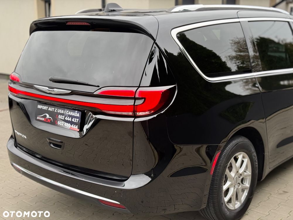 Chrysler Pacifica - 11