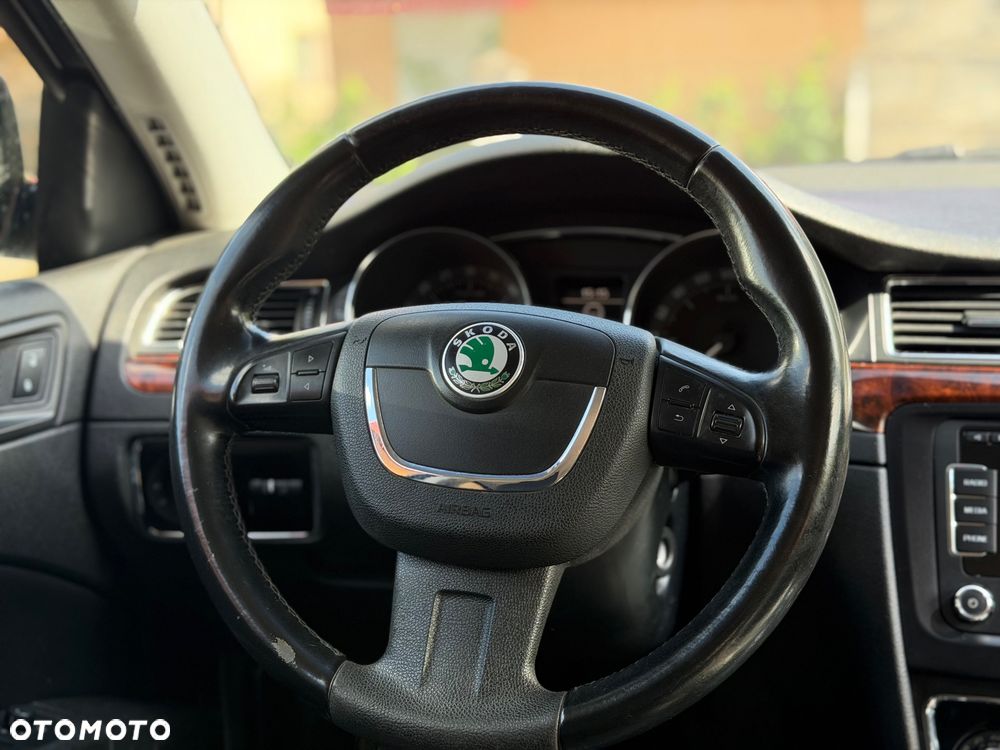 Skoda Superb 2.0 TDI DSG Elegance - 16