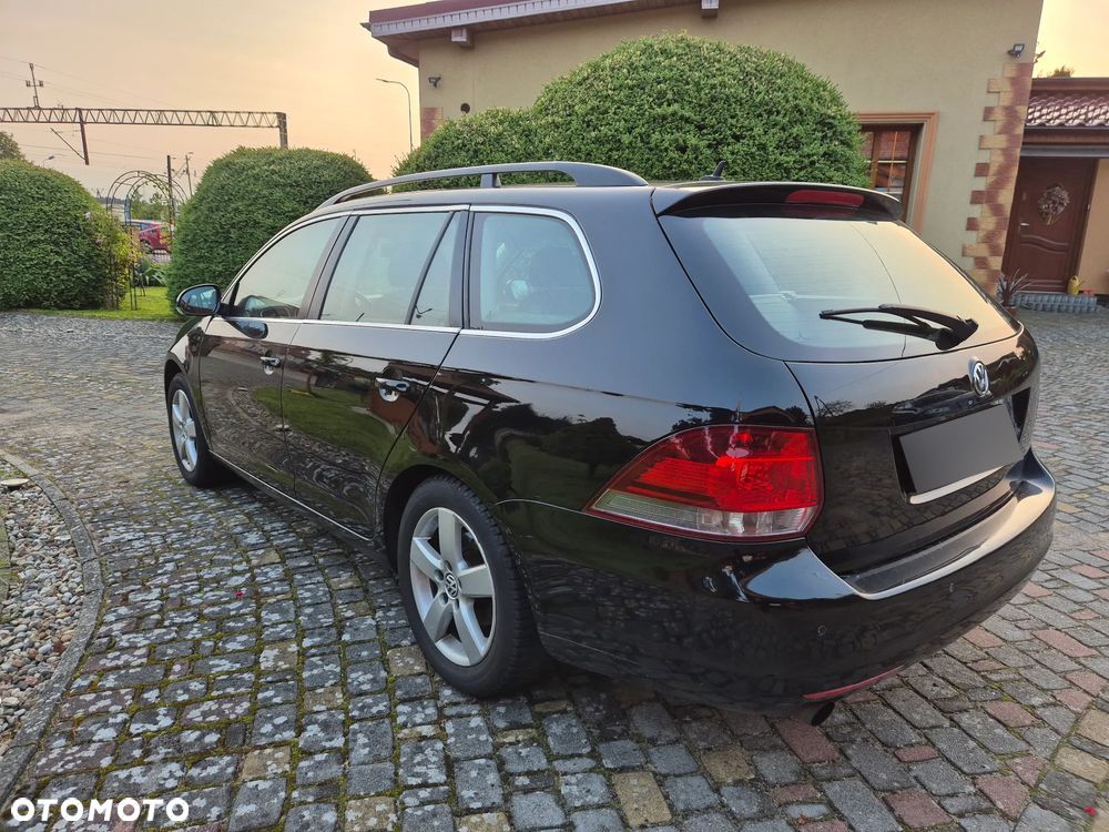 Volkswagen Golf 1.6 TDI DPF BlueMotion Technology DSG Comfortline - 4