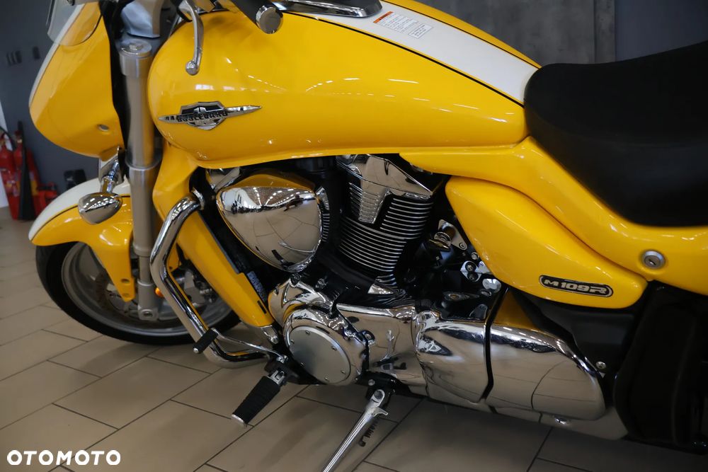 Suzuki Intruder - 40