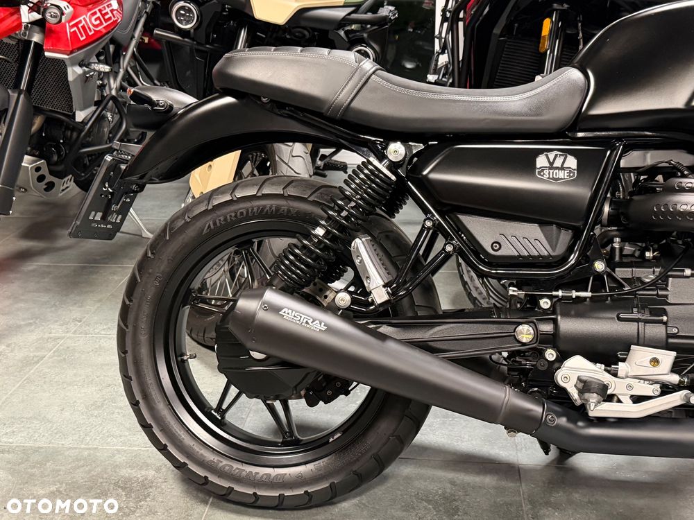 Moto Guzzi V7 - 6