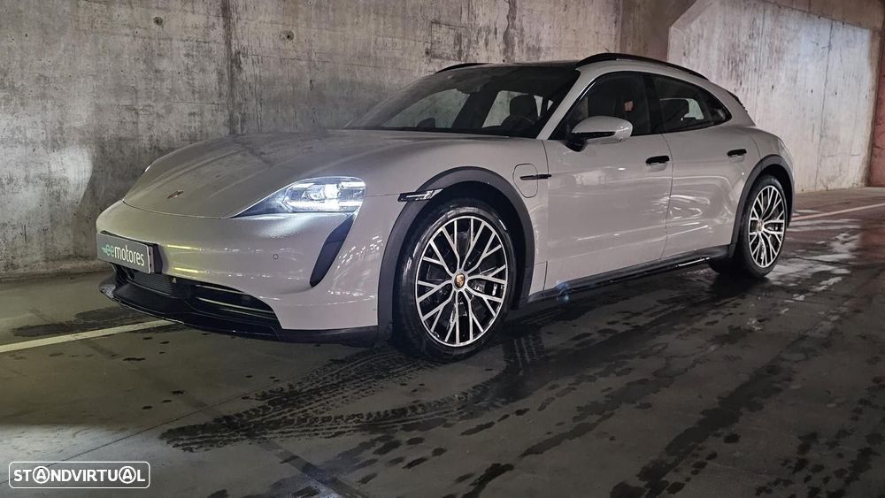 Porsche Taycan Cross Turismo 4 - 17