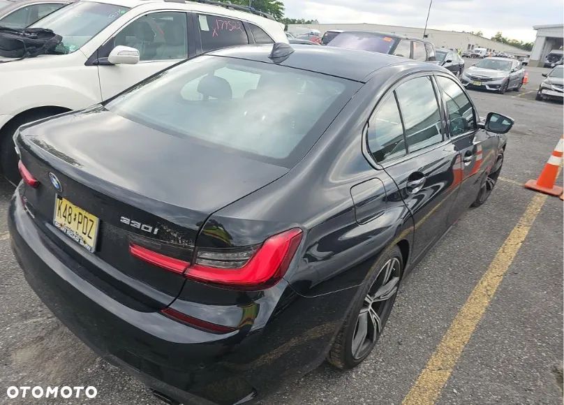 BMW Seria 3 330i xDrive M Sport - 4
