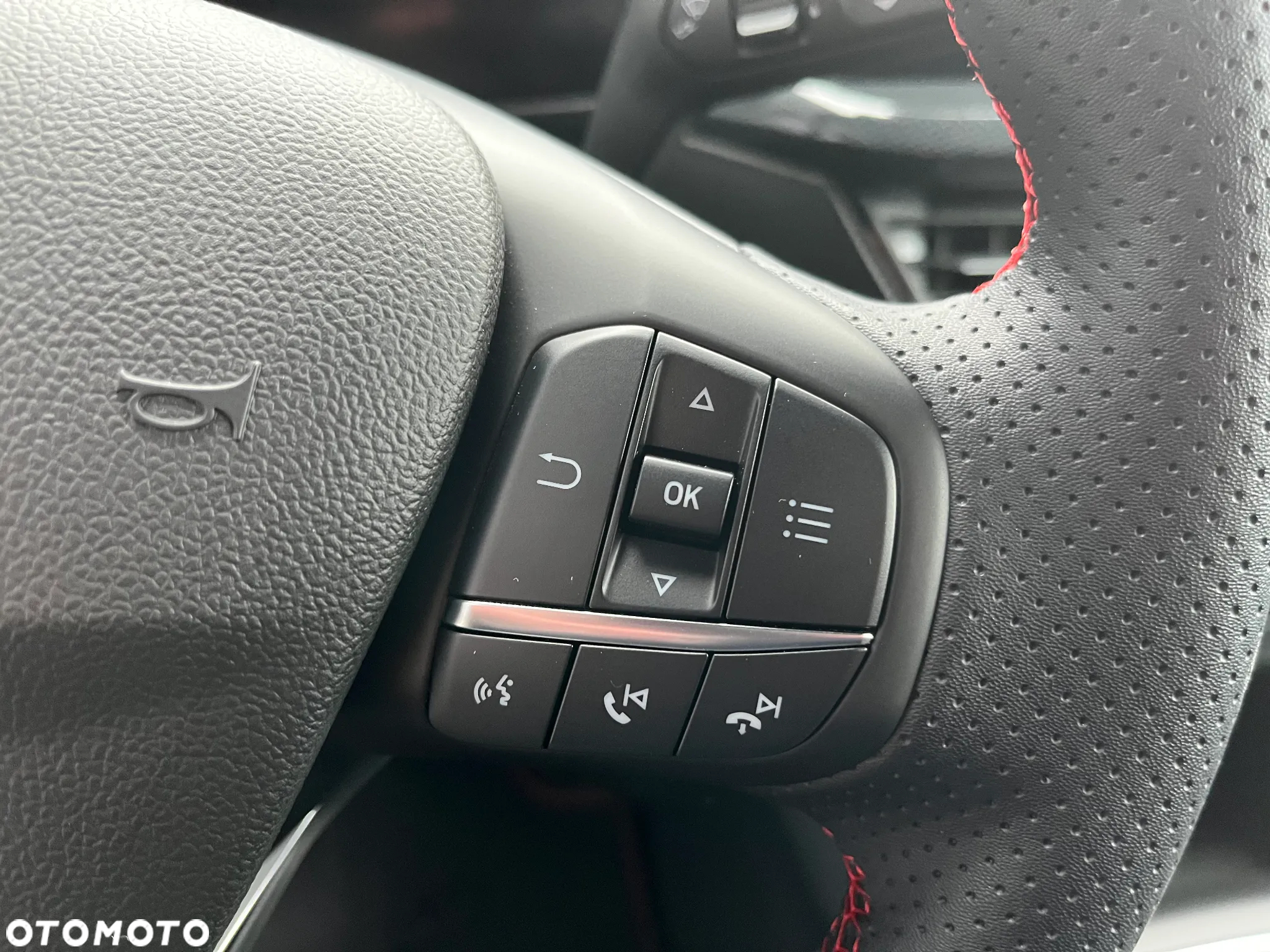 Ford Focus 1.0 EcoBoost mHEV ST-Line X - 13