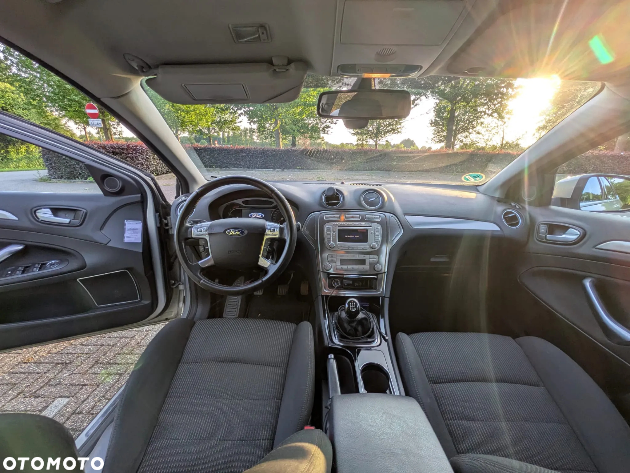 Ford Mondeo 2.0 Ghia - 10