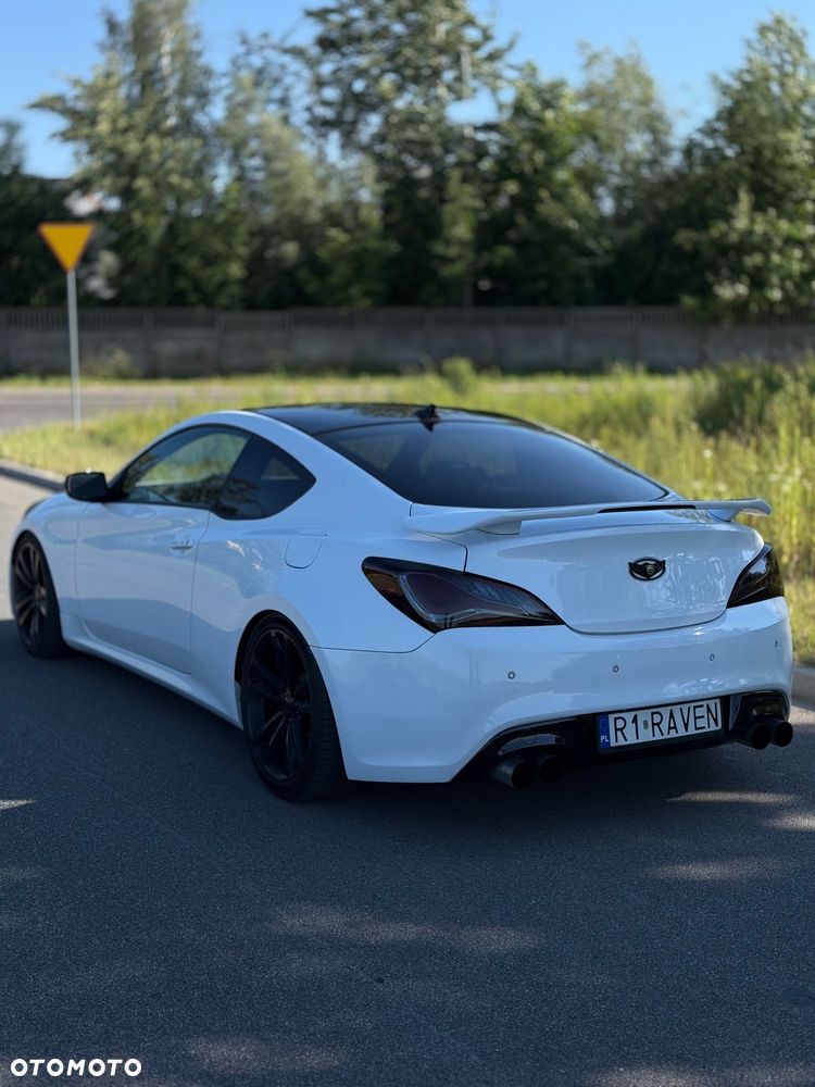 Hyundai Genesis Coupe 3.8 V6 Executive - 7