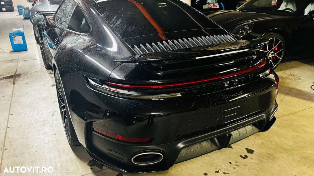 Porsche 911 911Turbo S - 3