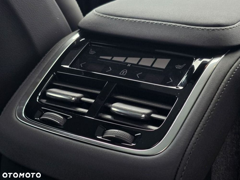 Volvo XC 90 T8 AWD Plug-In Hybrid Ultra Black Edition 7os - 14