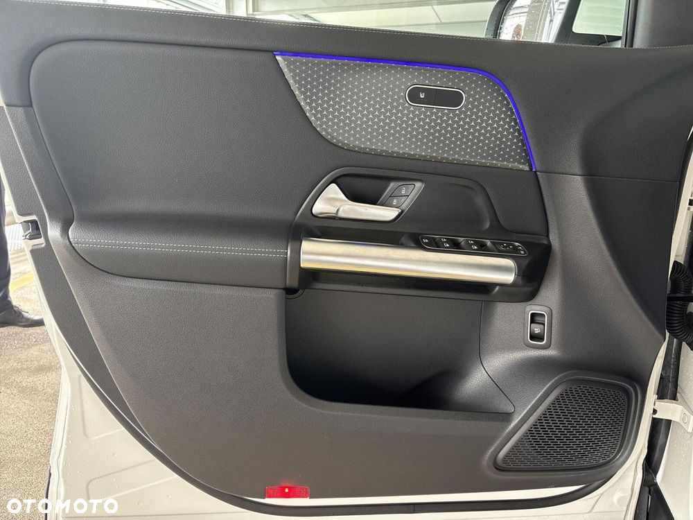 Mercedes-Benz GLA - 16