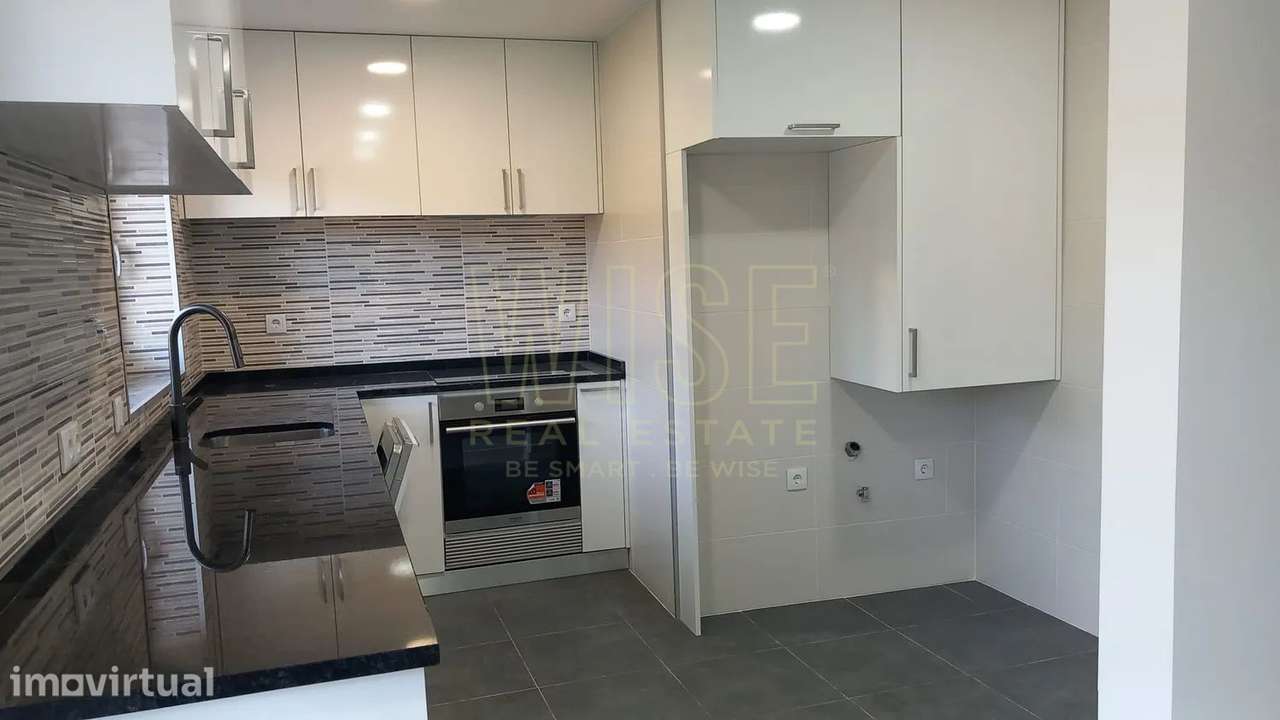 Apartamento T3 renovado, com garagem - Grande imagem: 5/28