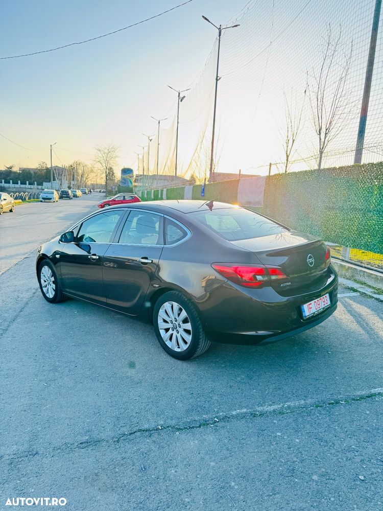 Opel Astra 1.7 CDTI DPF ecoFLEX Start/Stop 99g Edition - 2