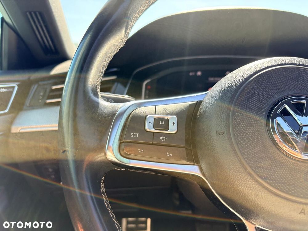 Volkswagen Arteon 2.0 TDI Bi-Turbo SCR 4Mot R-Line DSG - 11