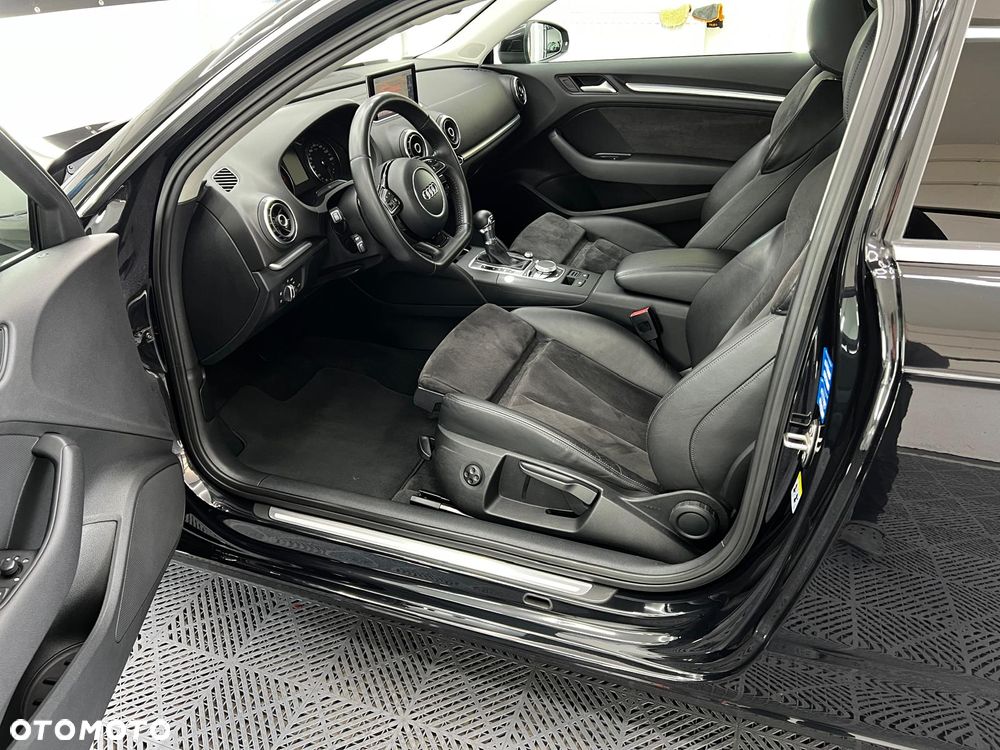 Audi A3 Sportback 2.0 TDI DPF S tronic S line Sportpaket (plus) - 12