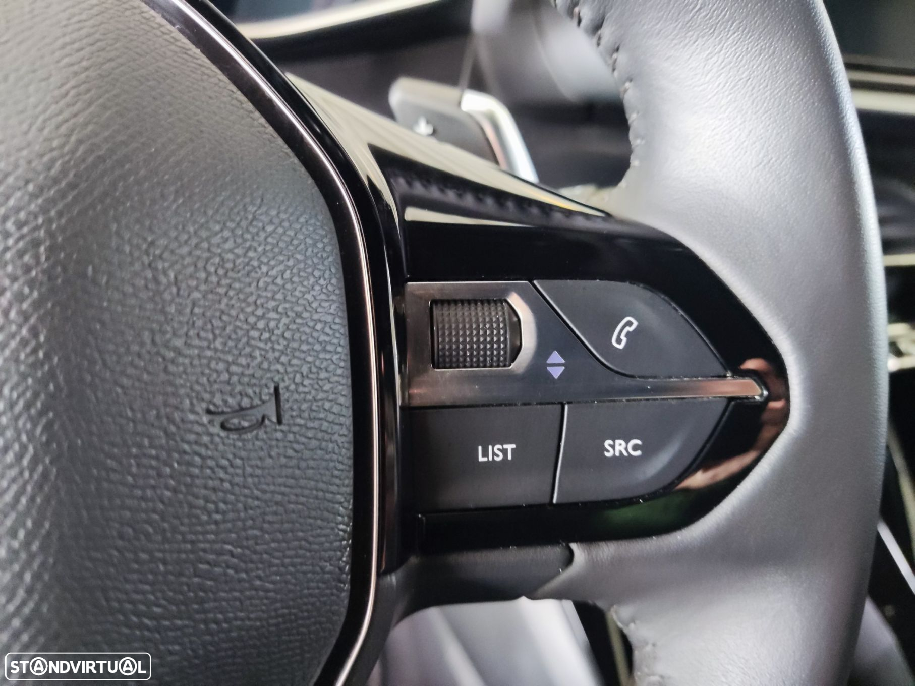 Peugeot 2008 1.2 PureTech Allure EAT8 - 8