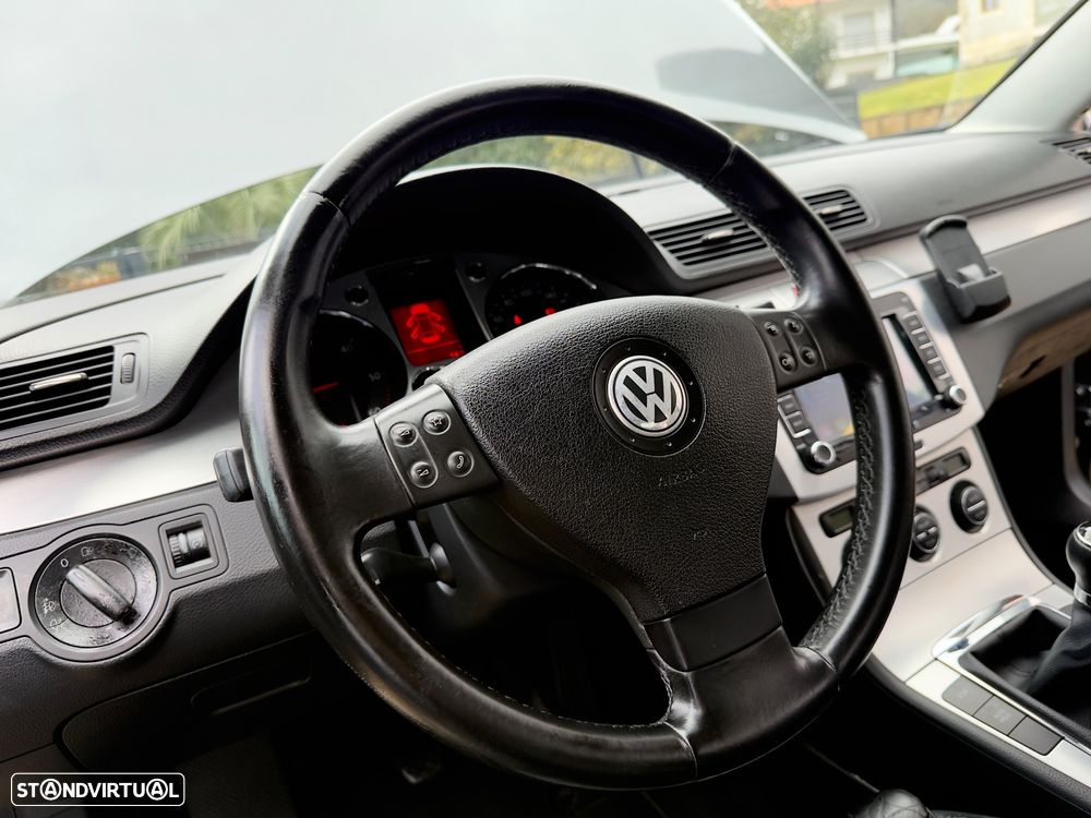 VW Passat 2.0 TDI Highline - 40