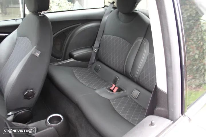 MINI 3 Portas Cooper D - 38