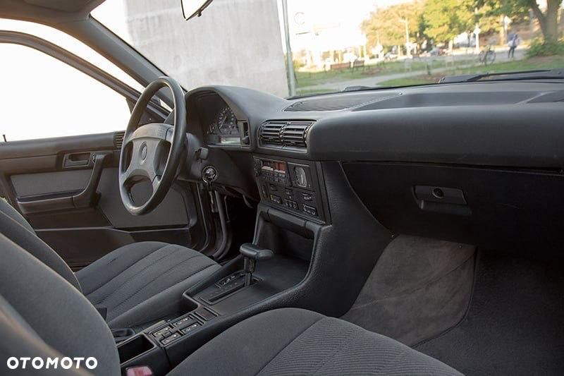 BMW Seria 5 525i - 24