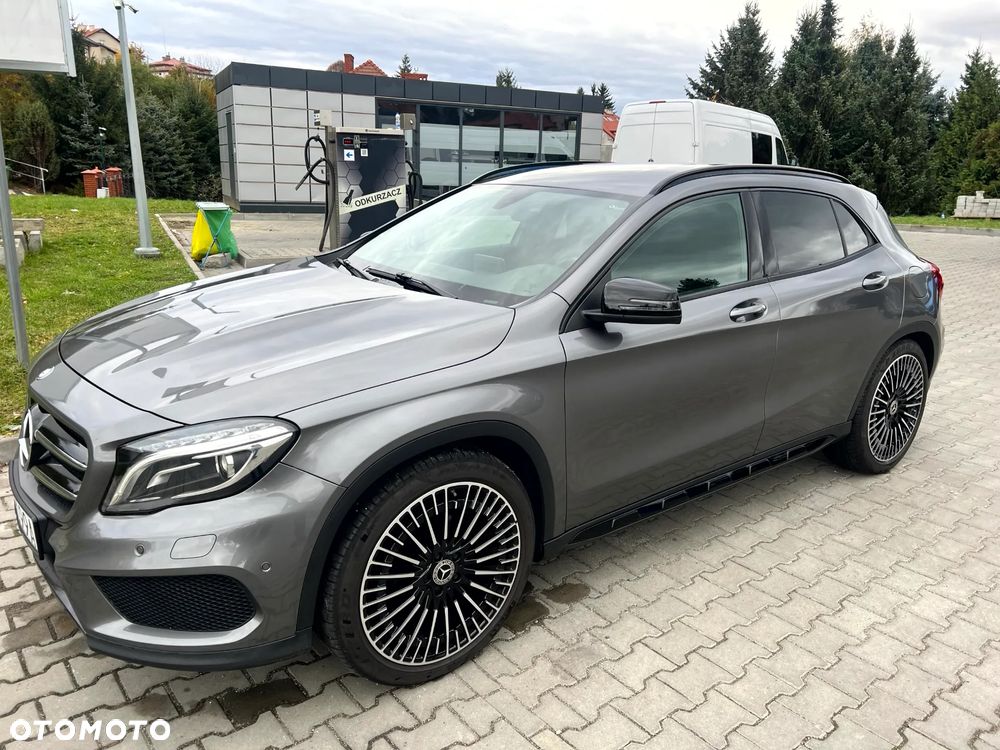 Mercedes-Benz GLA 200 AMG Line - 2