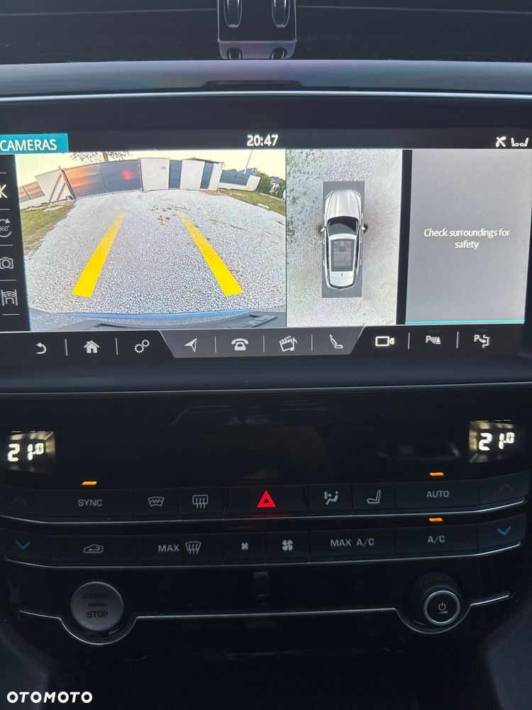Jaguar F-Pace AWD SVR - 33