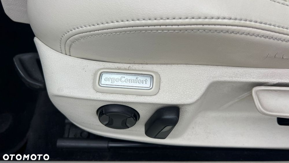 Volkswagen Passat Alltrack 2.0 TDI SCR 4Motion DSG (BMT) - 20